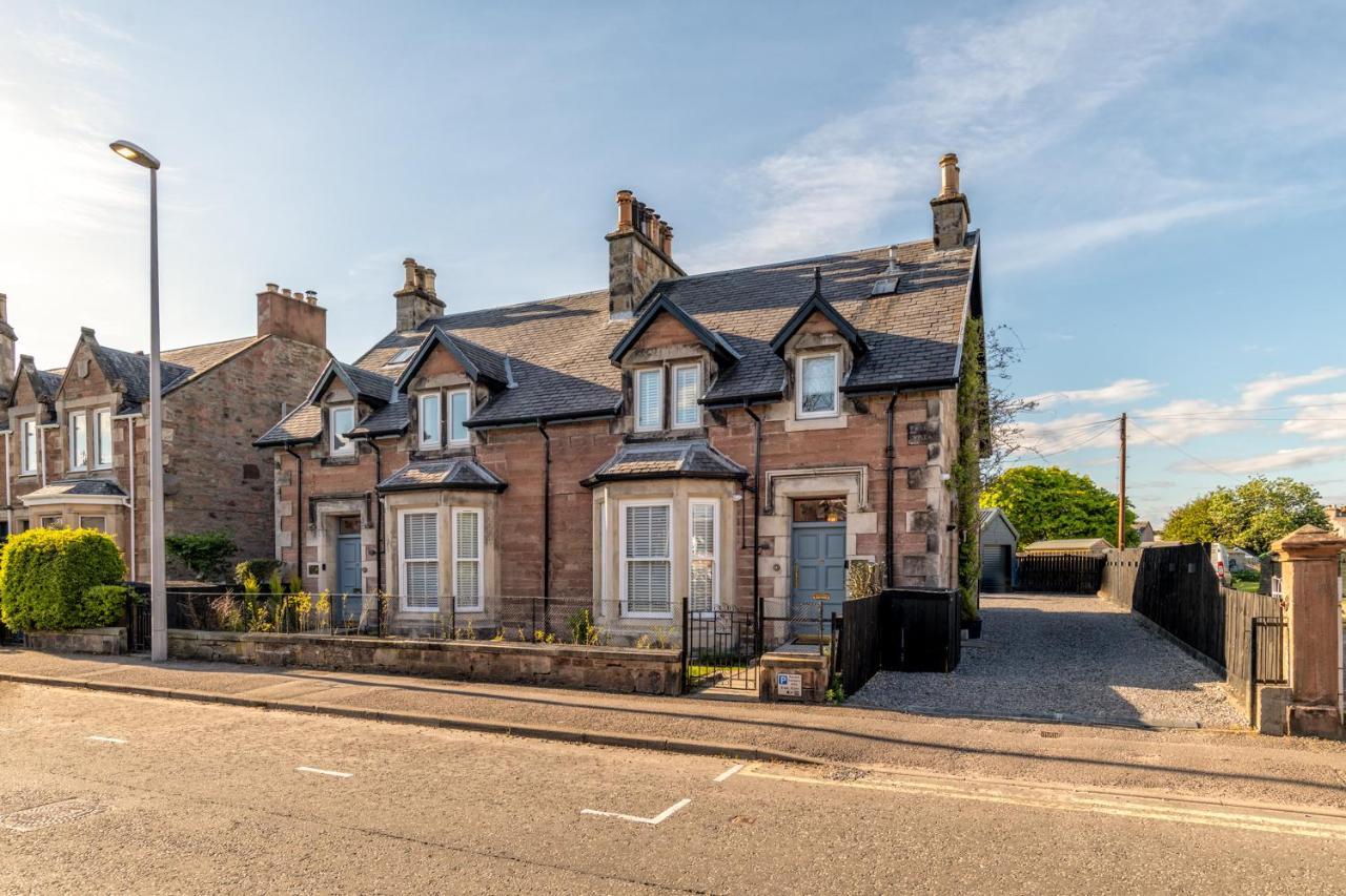 Luxury Inverness Central Apartment Private Parking Экстерьер фото