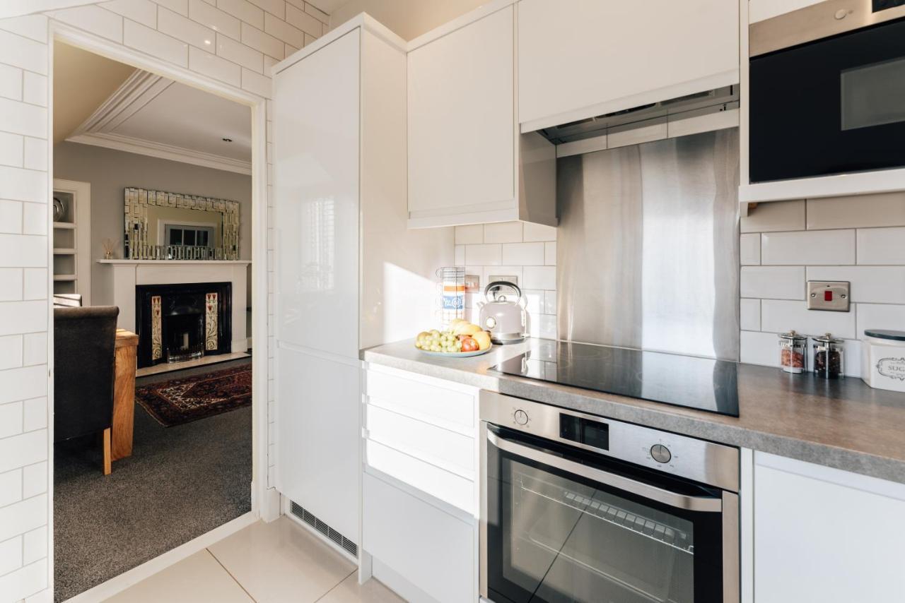 Luxury Inverness Central Apartment Private Parking Экстерьер фото